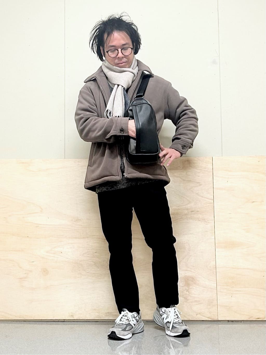 KENJI Iさんの「THE SHOP TK｜サフィアーノ切替えボディバック」を使ったコーディネート
