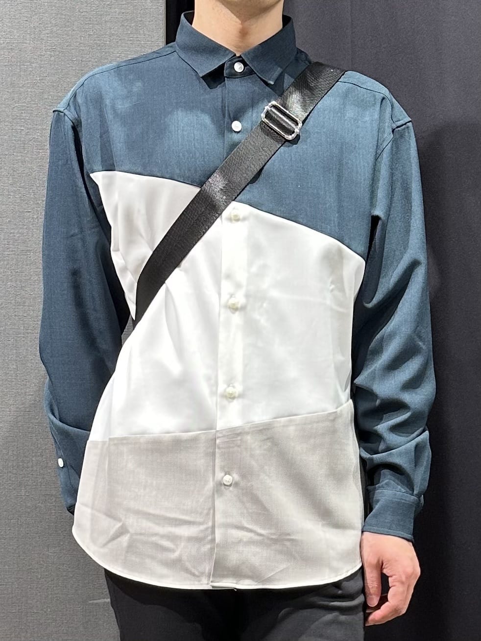 tomoyaさんの「THE SHOP TK｜◆ドライタッチ長袖シャツ」を使ったコーディネート
