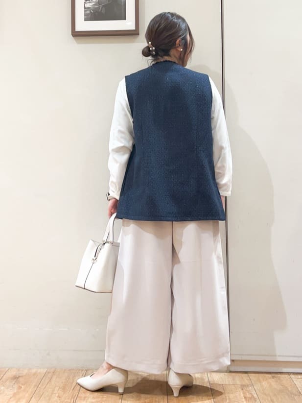 harusakuさんの「SHOO･LA･RUE｜◆【セレモニーからデイリーまで】フリンジ ツイードジレ」を使ったコーディネート