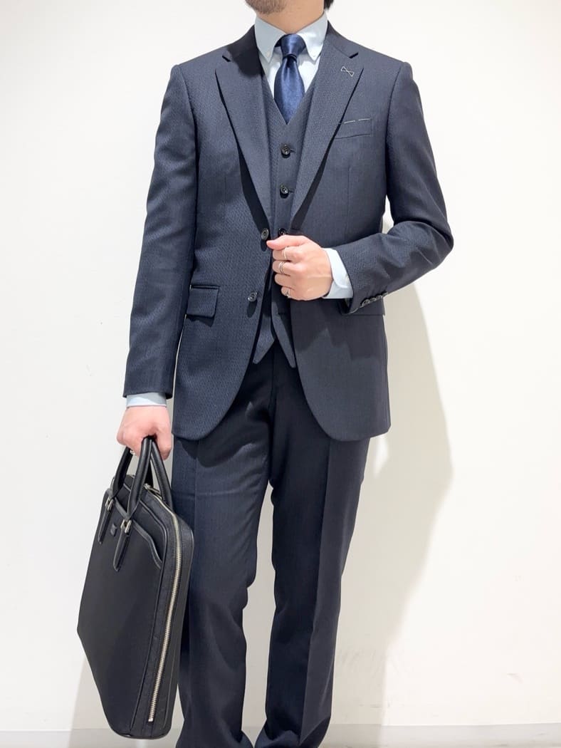 及川さんの「TAKEO KIKUCHI｜【Made in JAPAN】矢絣（やがすり）スーツ／スリーピース対応」を使ったコーディネート