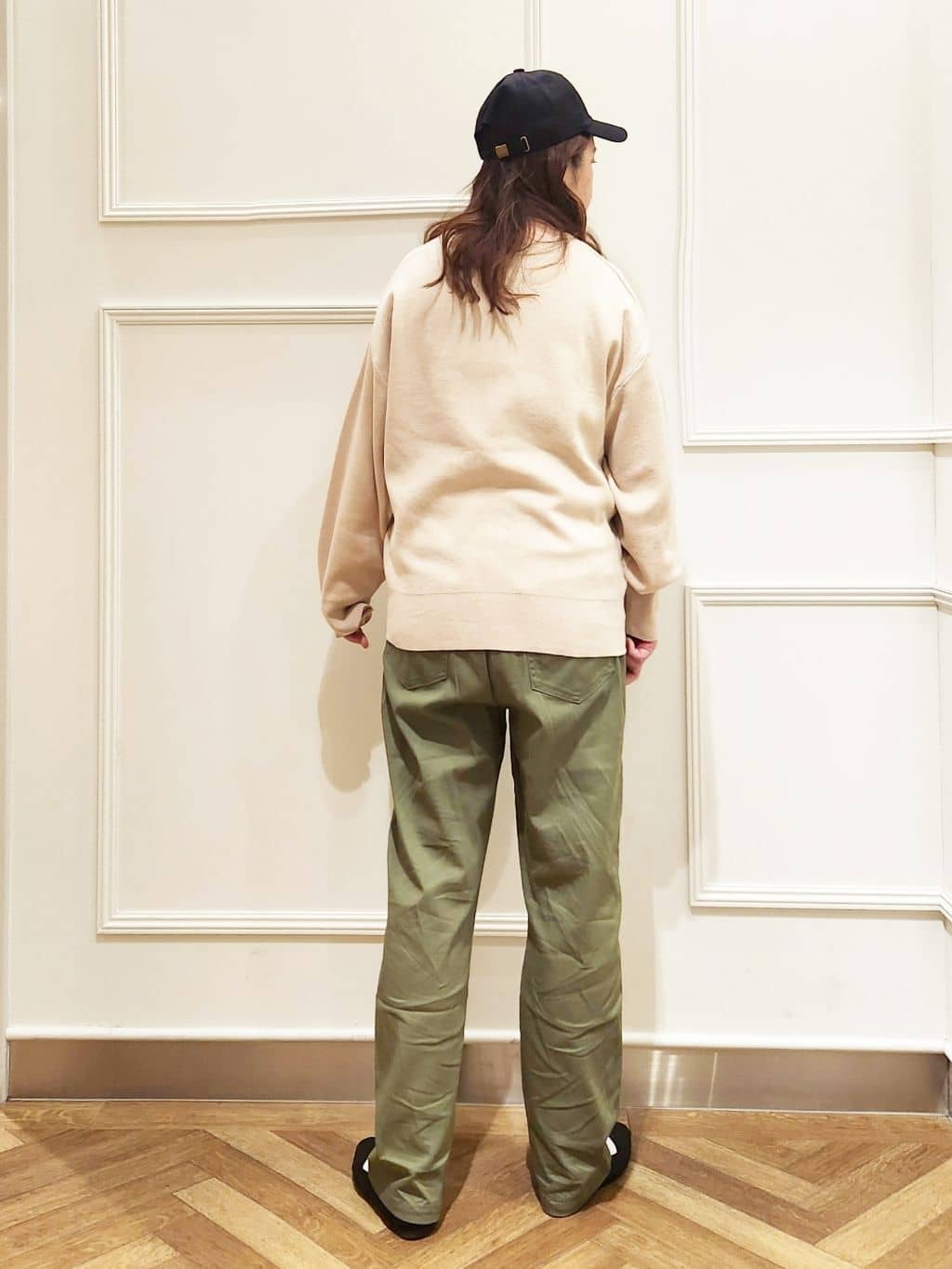 Pさんの「SHOO･LA･RUE｜◆【洗える/S-LL/ちくちくしにくい】大人のための ロゴ入りスウェットライクニット」を使ったコーディネート