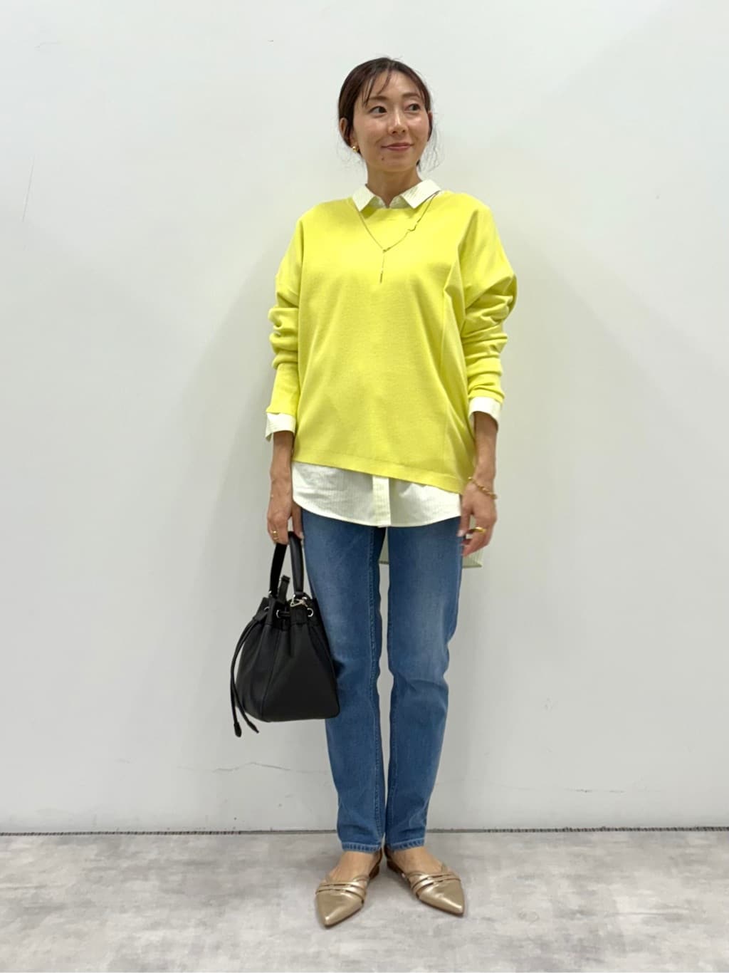 YUさんの「INDIVI｜◆【UVケア／カラーストライプ柄】袖コンシャスシャツ」を使ったコーディネート