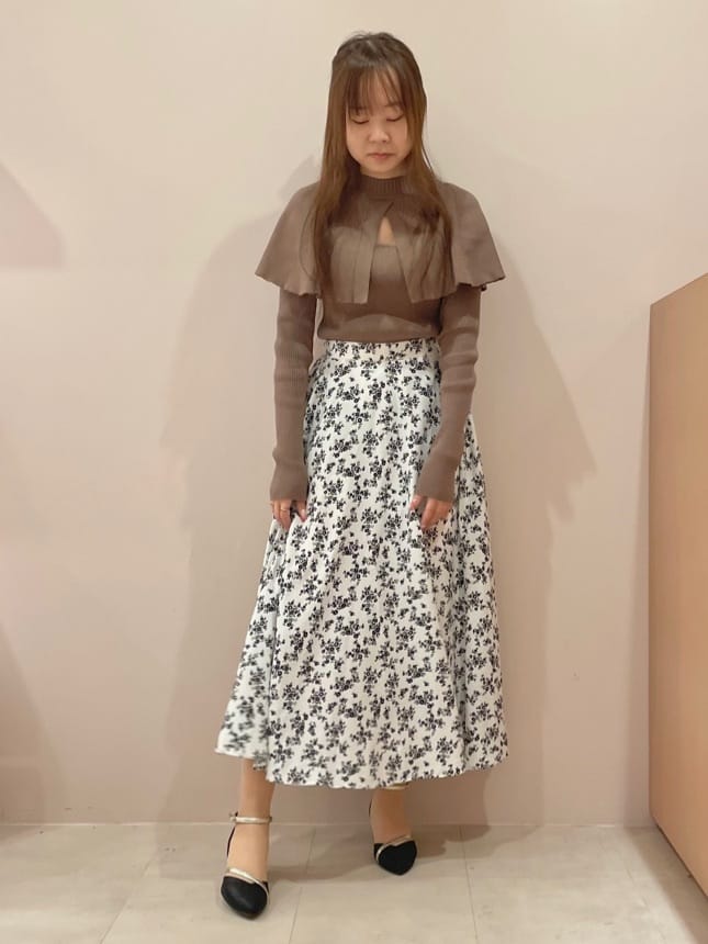 azusaさんの「ESPERANZA｜セパレートラインパンプス」を使ったコーディネート