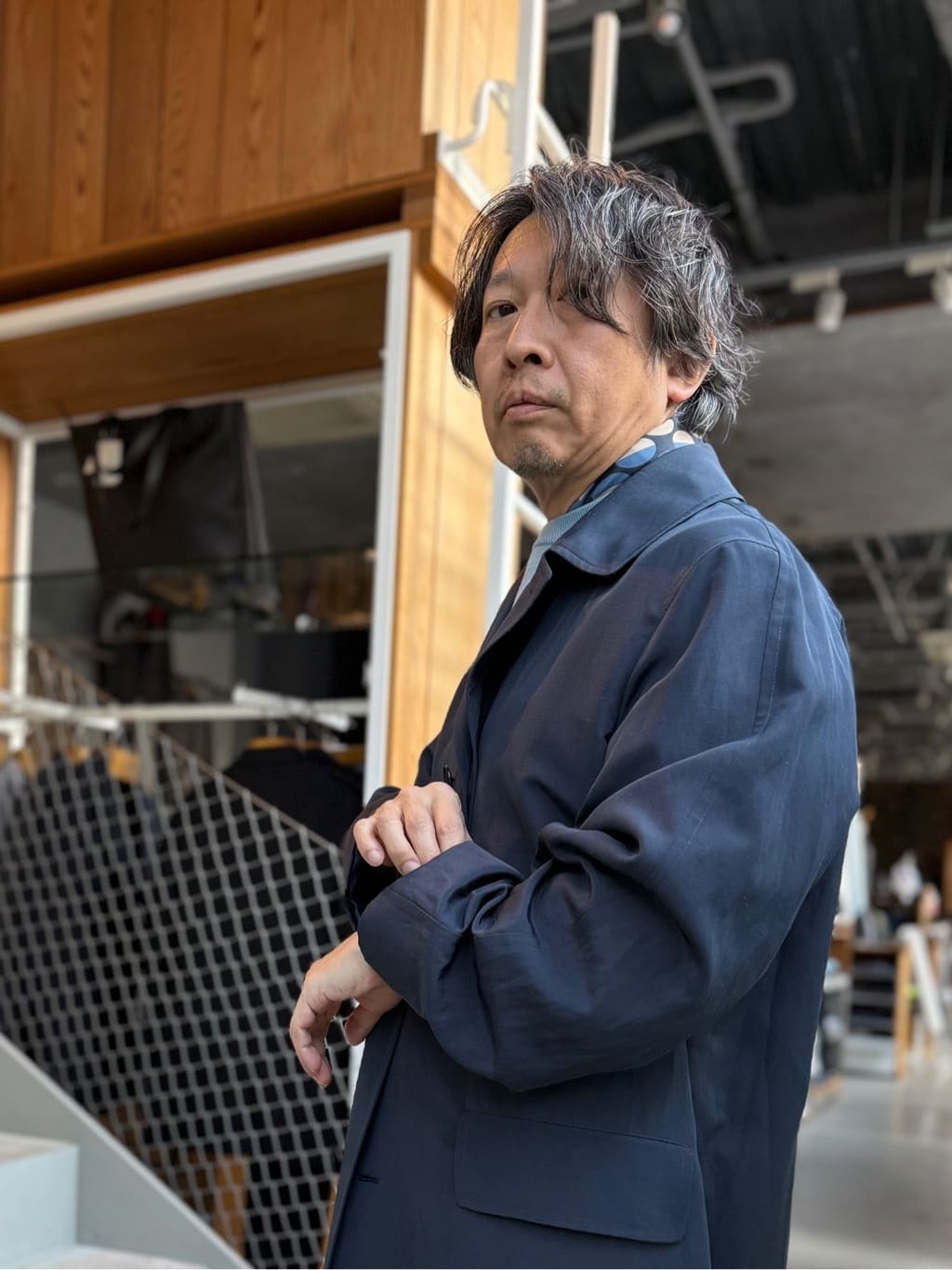 デザイナーTAKEman さんの「TAKEO KIKUCHI｜【モンスターストレッチ】日本製 ワンウォッシュ デニムパンツ」を使ったコーディネート