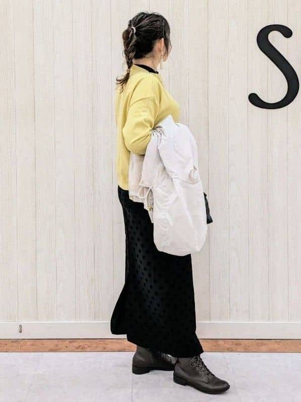 さくみぃさんの「SHOO･LA･RUE｜◆【洗える/S-LL】インせず着られる もちもちタッチ ボートネックニット」を使ったコーディネート