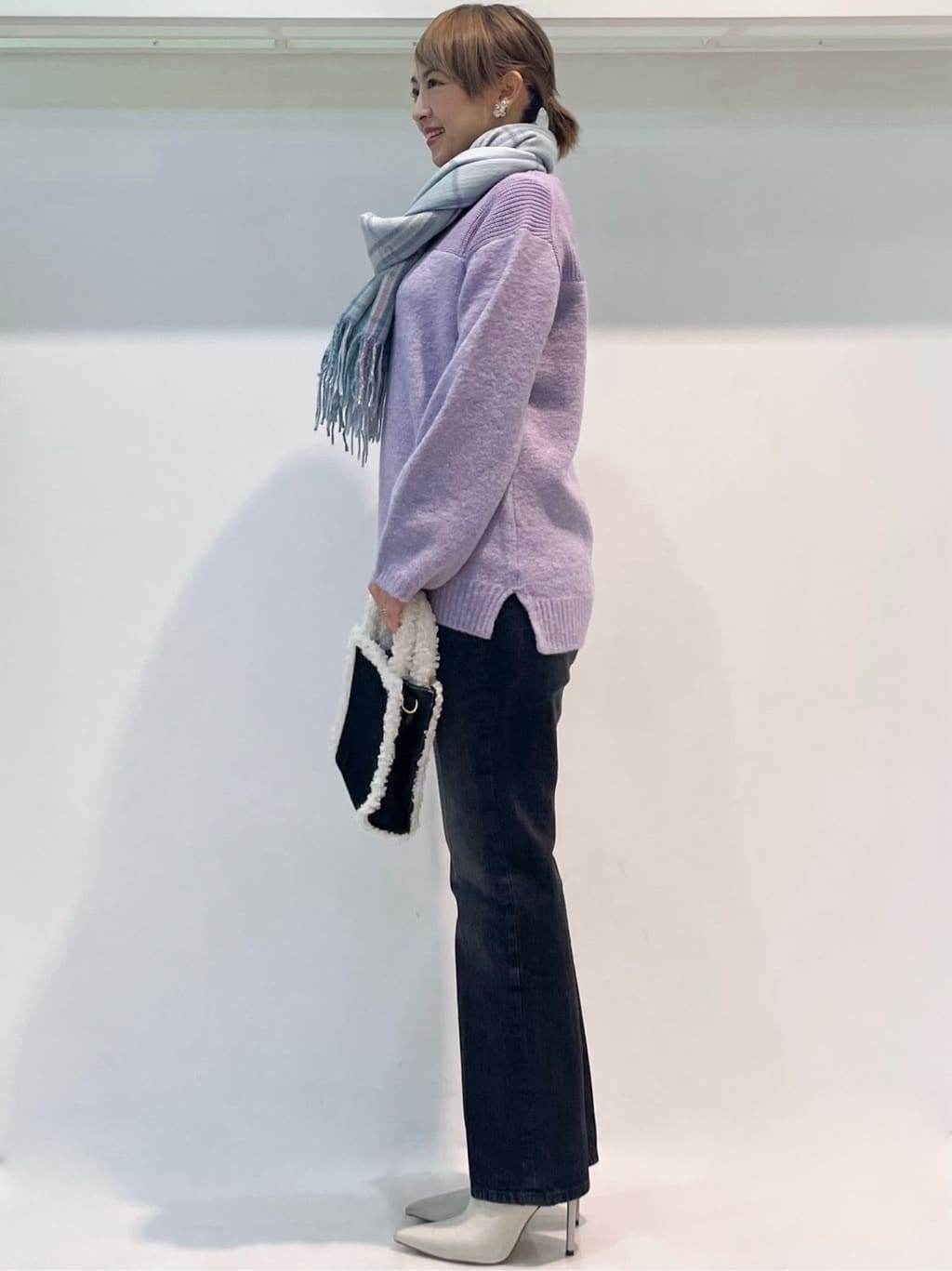 chiiさんの「COUP DE CHANCE｜【環境に配慮したデニム】細身デニムパンツ」を使ったコーディネート
