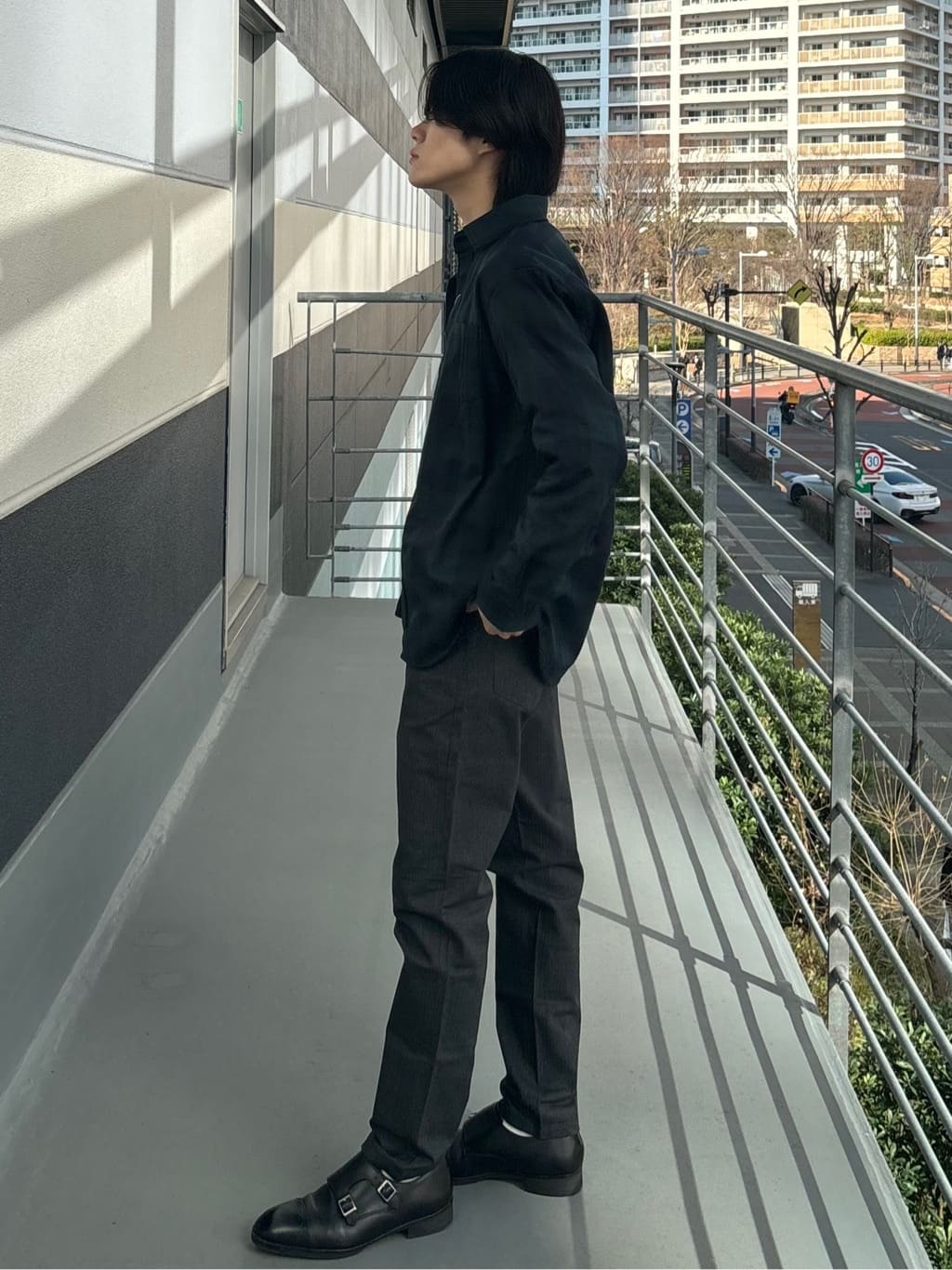 うらしーさんの「THE SHOP TK｜【オールシーズン穿ける！】7DAYSストレッチへリンボンパンツ　ON&hArr;OFF兼用」を使ったコーディネート
