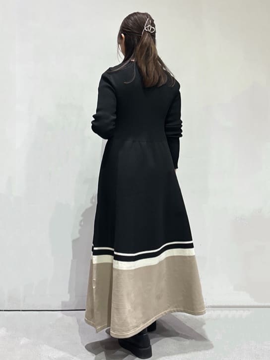 まみさんの「OPAQUE.CLIP｜◆配色ラインフィット＆フレアニットワンピース【洗濯機洗い可/抗ピル】」を使ったコーディネート