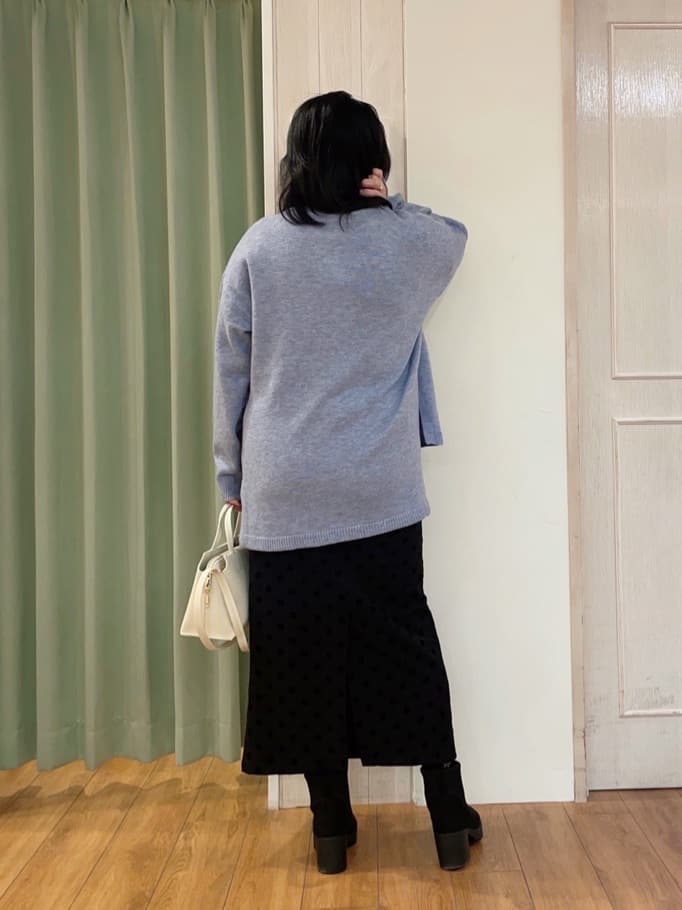 ke-yさんの「SHOO･LA･RUE｜◆【S-LL/体型カバー】軽くてふわふわ お尻が隠れるワイドシルエットニット」を使ったコーディネート