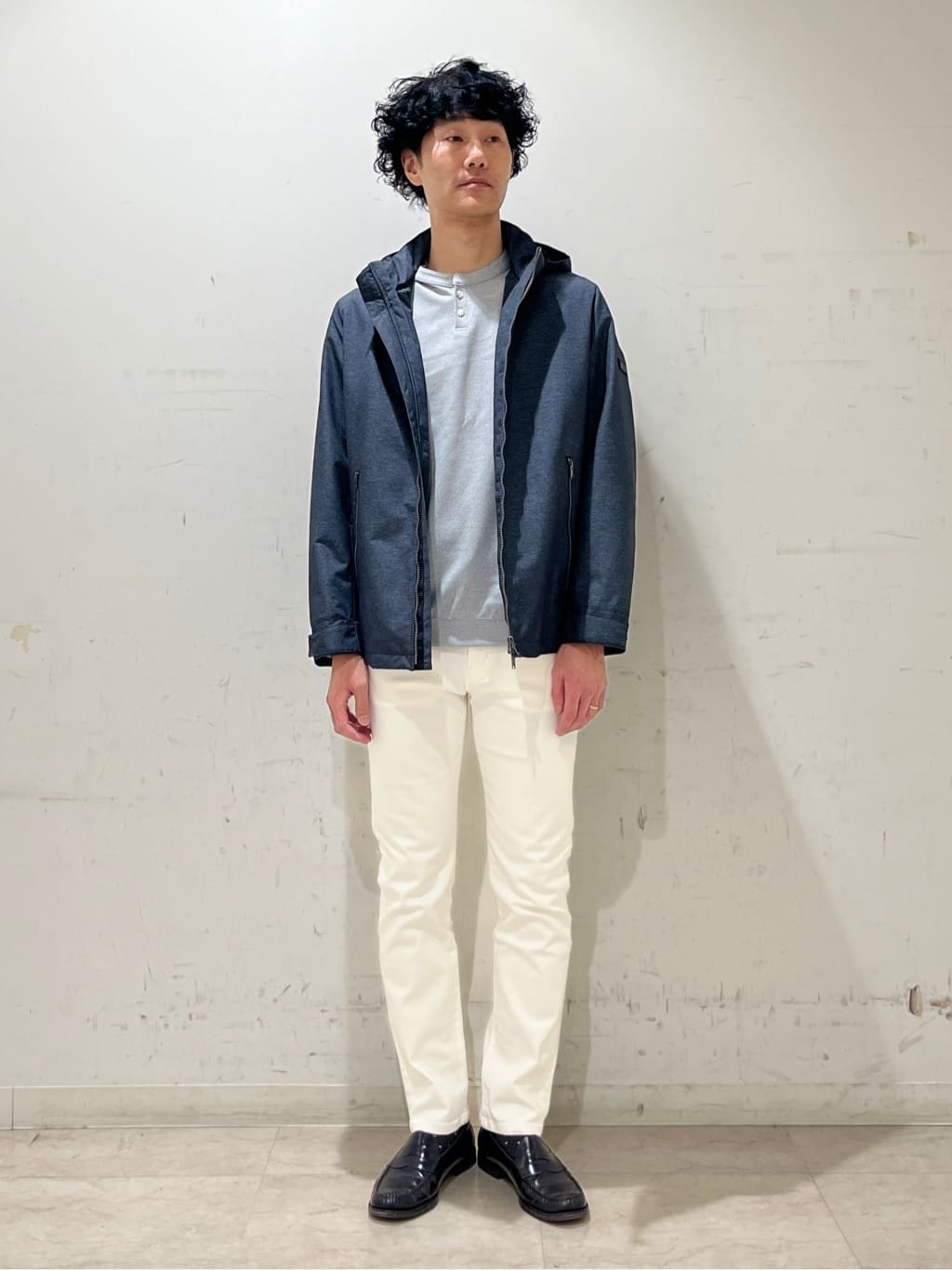 mutoさんの「TAKEO KIKUCHI｜【Sサイズ～】ストレッチ デニム パンツ」を使ったコーディネート