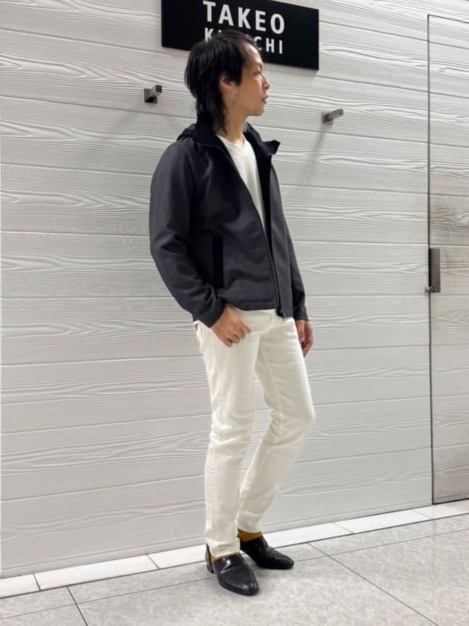 井出恭輔さんの「TAKEO KIKUCHI｜【Sサイズ～】ストレッチ デニム パンツ」を使ったコーディネート