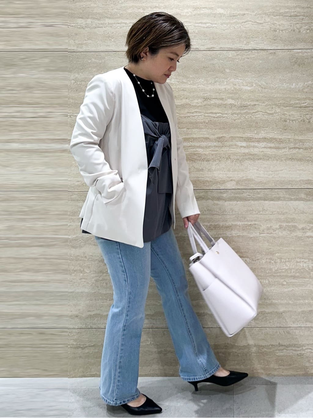 NAMIさんの「OPAQUE.CLIP｜《通勤／セットアップ対応》Vネックジャケット／ダブルクロス【洗濯機洗い可】」を使ったコーディネート