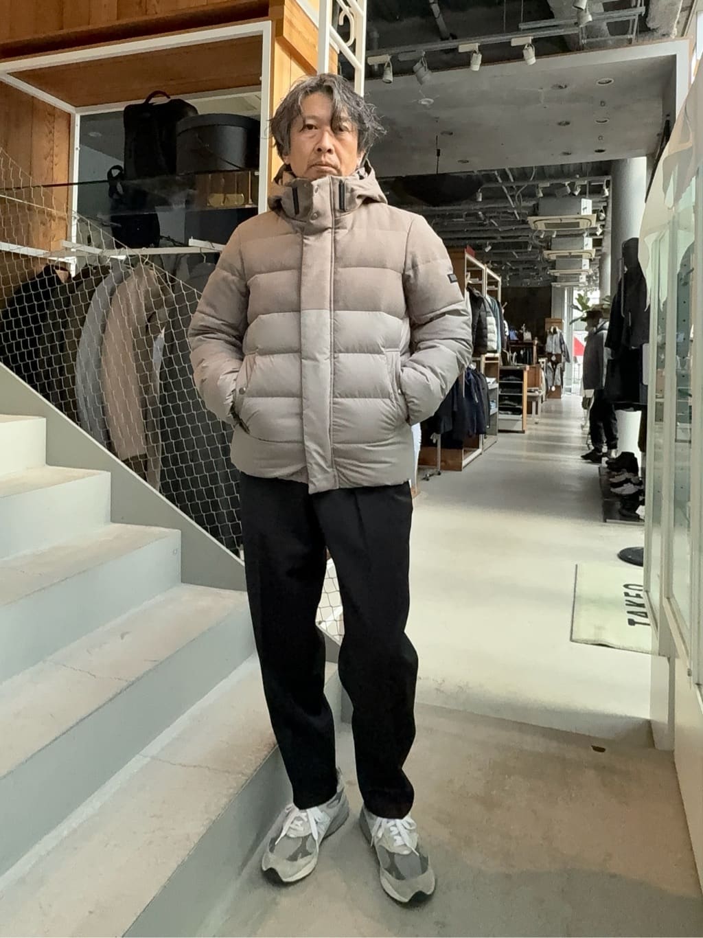 デザイナーTAKEman さんの「TAKEO KIKUCHI｜◆【便利なサイズ感】ドライビング　トートバッグ」を使ったコーディネート