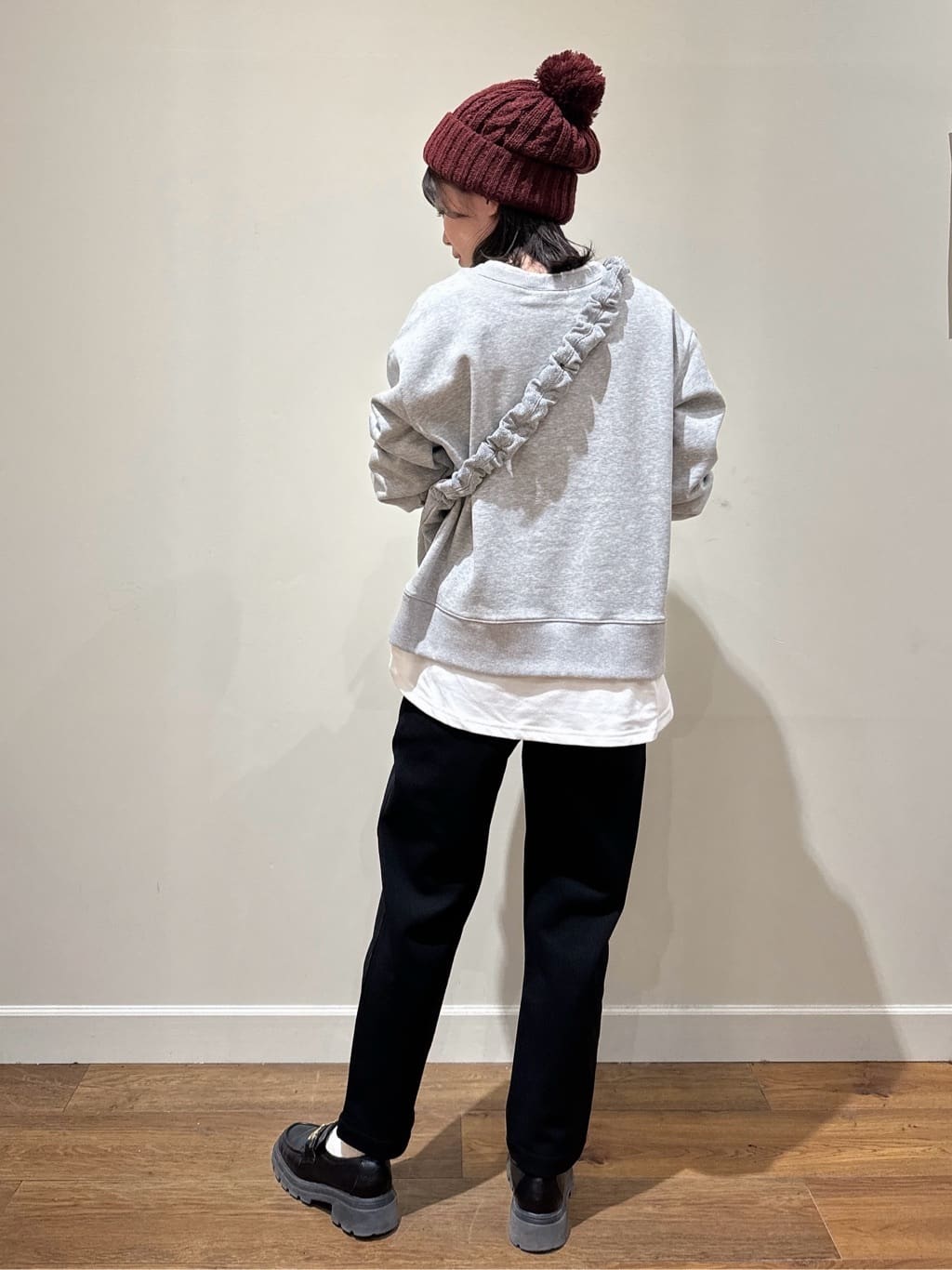 yupii-&uml;̮⃝さんの「SHOO･LA･RUE｜◆【洗える/S-LL】着るだけ簡単こなれ感 裏起毛レイヤード風スウェット【SHOO WARM】」を使ったコーディネート