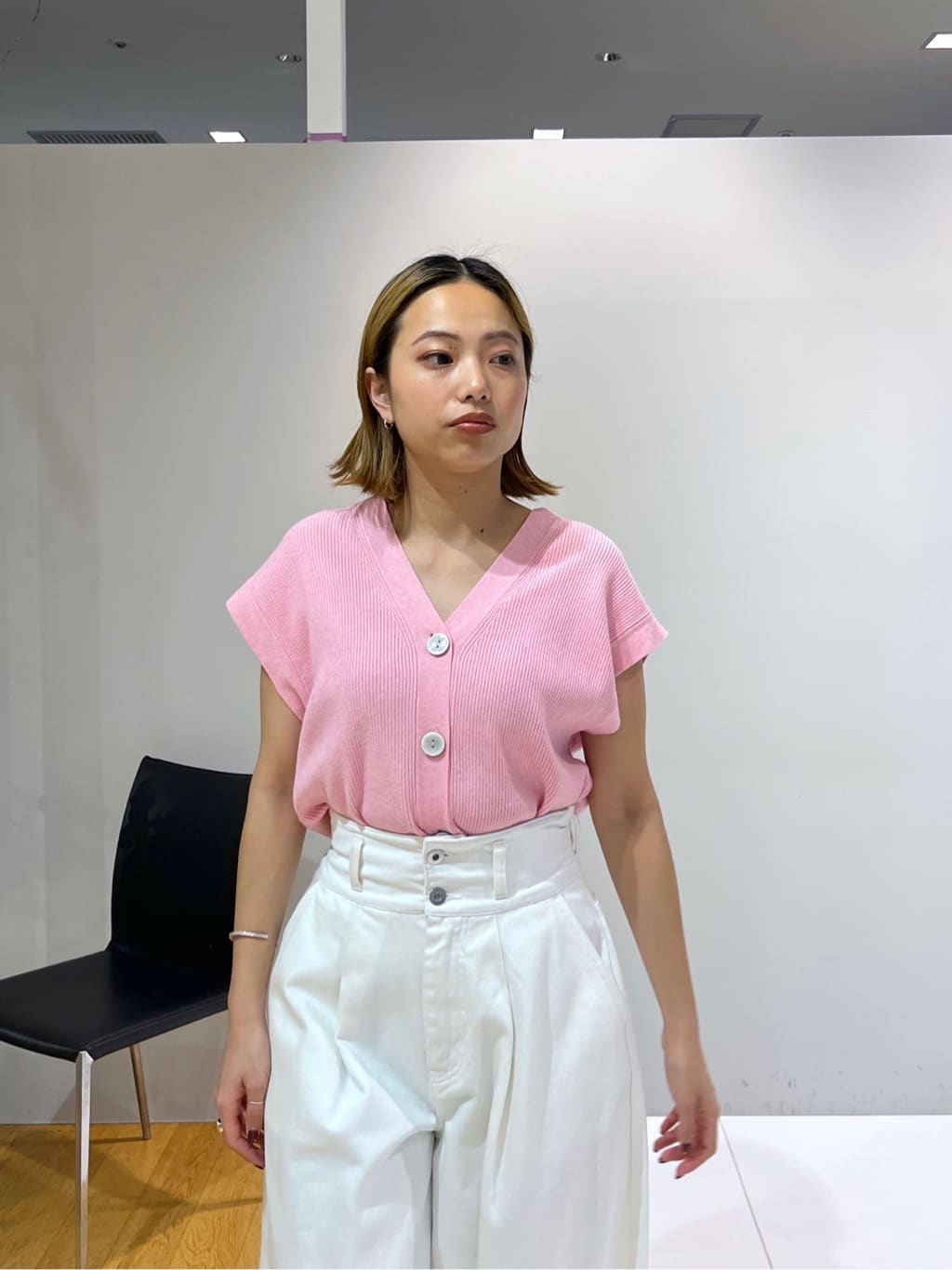 Harukaさんの「INDIVI｜ハイウエストカーブデニム」を使ったコーディネート