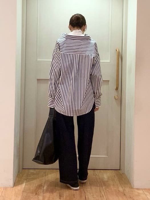 tamuさんの「SHOO･LA･RUE｜◆トライアングルトートバッグ」を使ったコーディネート
