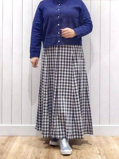 Haraさんの「Dessin｜◆【洗える】メタルボタンクルーネックカーディガン（S～L）」を使ったコーディネート