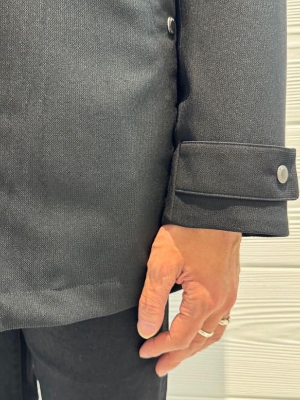 井出恭輔さんの「TAKEO KIKUCHI｜【Sサイズ～】ストレッチ デニム パンツ」を使ったコーディネート