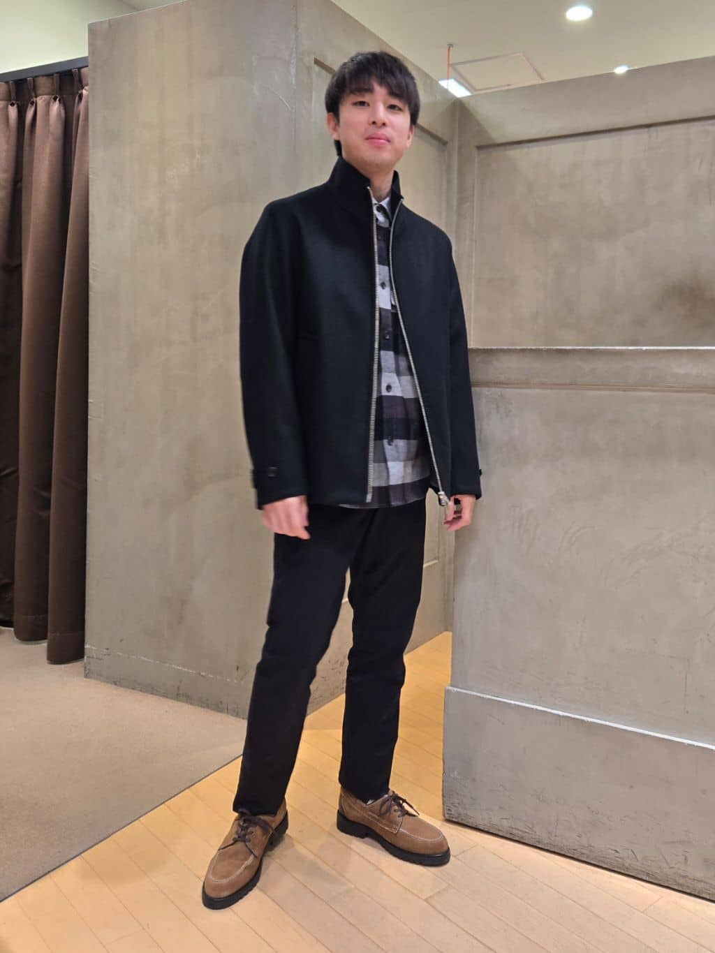 白木駆さんの「TAKEO KIKUCHI｜【オフィスカジュアル対応】ドレス チノパンツ」を使ったコーディネート