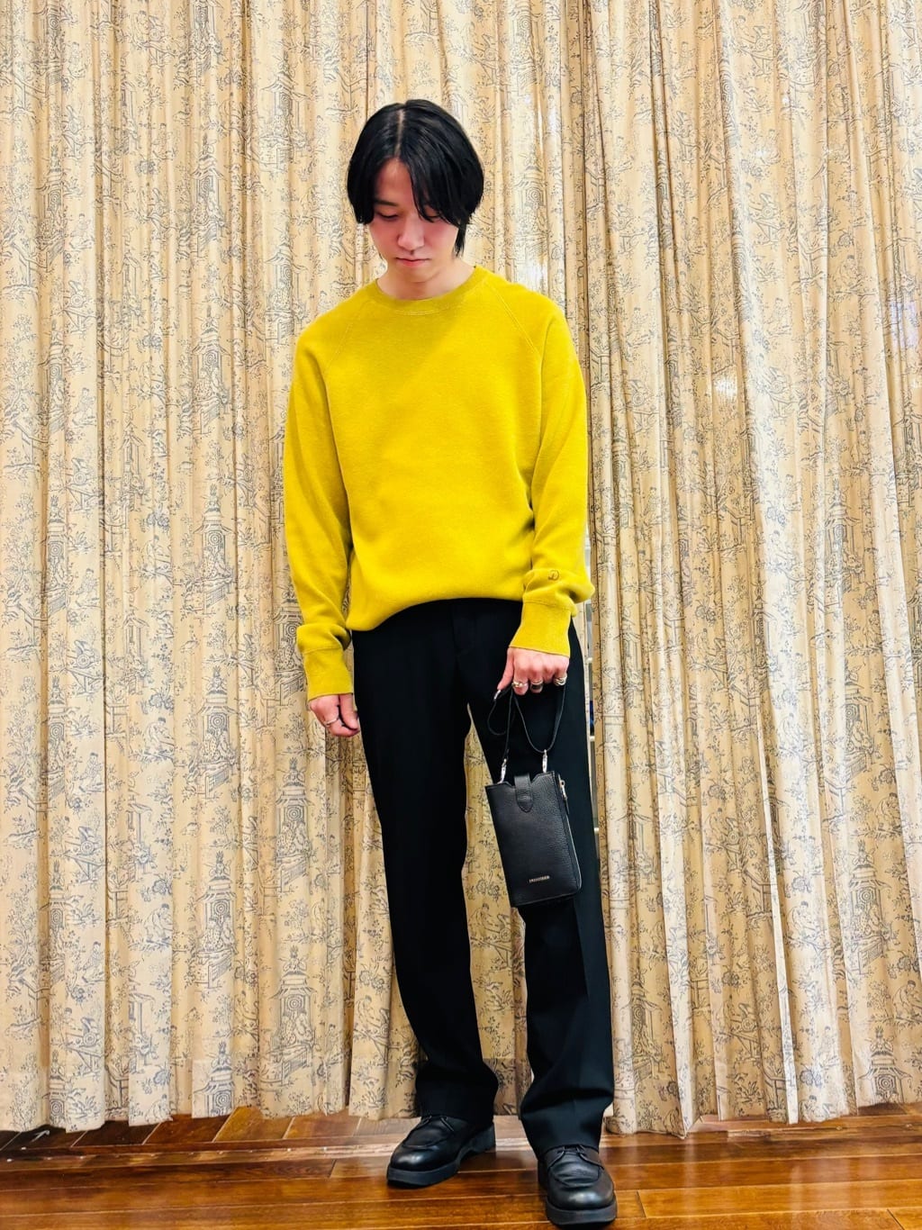 kaminaga さんの「DRESSTERIOR｜【Safari5月号掲載】イタリアレザースマホショルダーバッグ」を使ったコーディネート