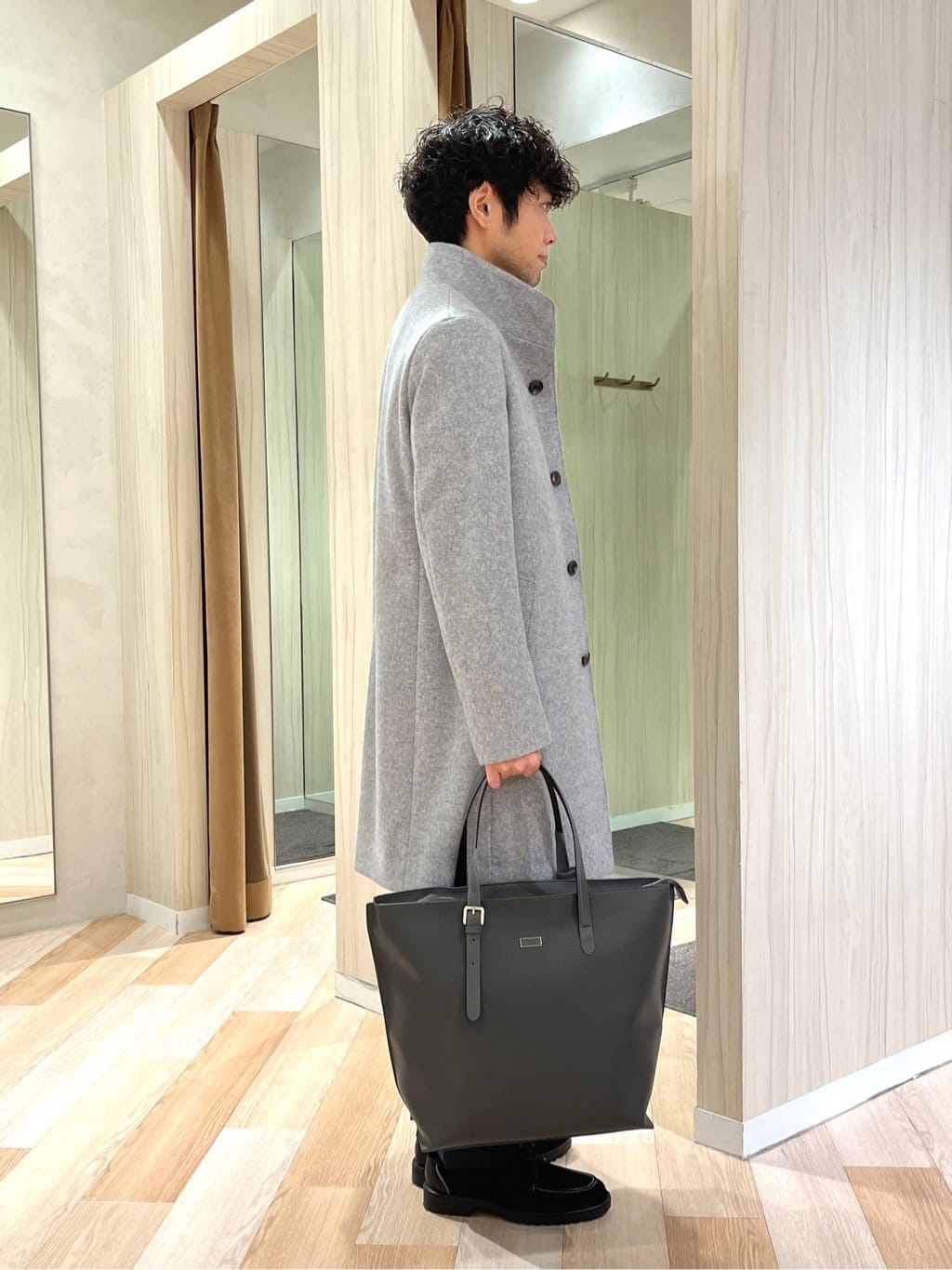 URAさんの「TAKEO KIKUCHI｜【ウールカシミヤブレンド】ビーバー調 スタンドカラー コート」を使ったコーディネート