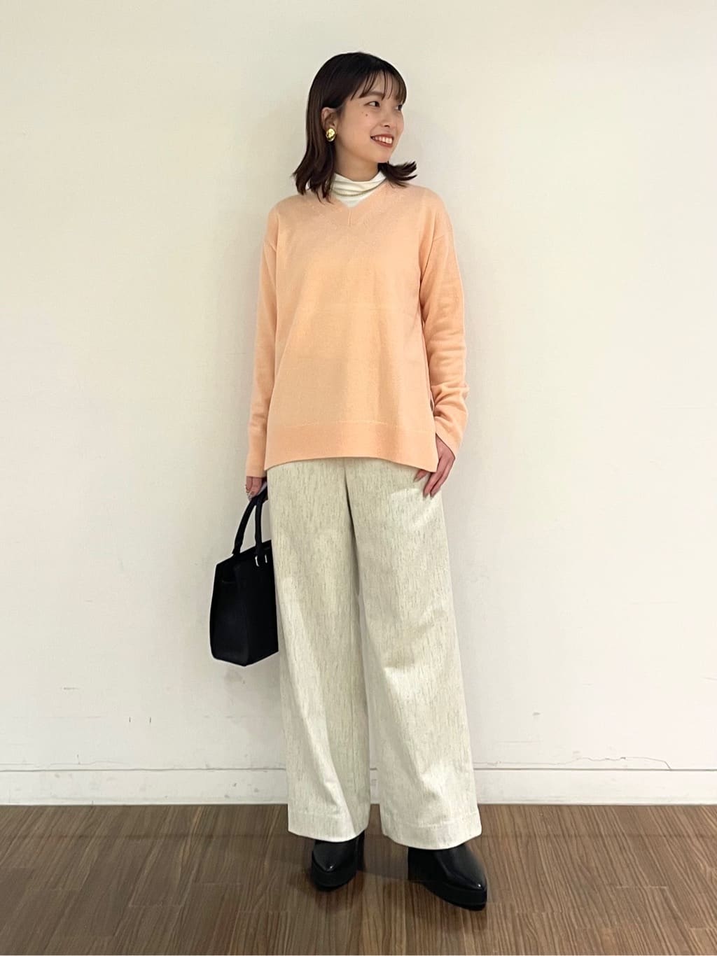 ねねさんの「INDIVI｜◆【合皮／フォーマル】ショルダー付きスクエアバッグ」を使ったコーディネート