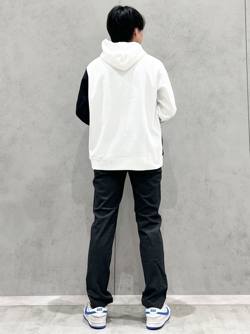 SHI-MAさんの「THE SHOP TK｜【オールシーズン穿ける！】7DAYSストレッチへリンボンパンツ　ON&hArr;OFF兼用」を使ったコーディネート