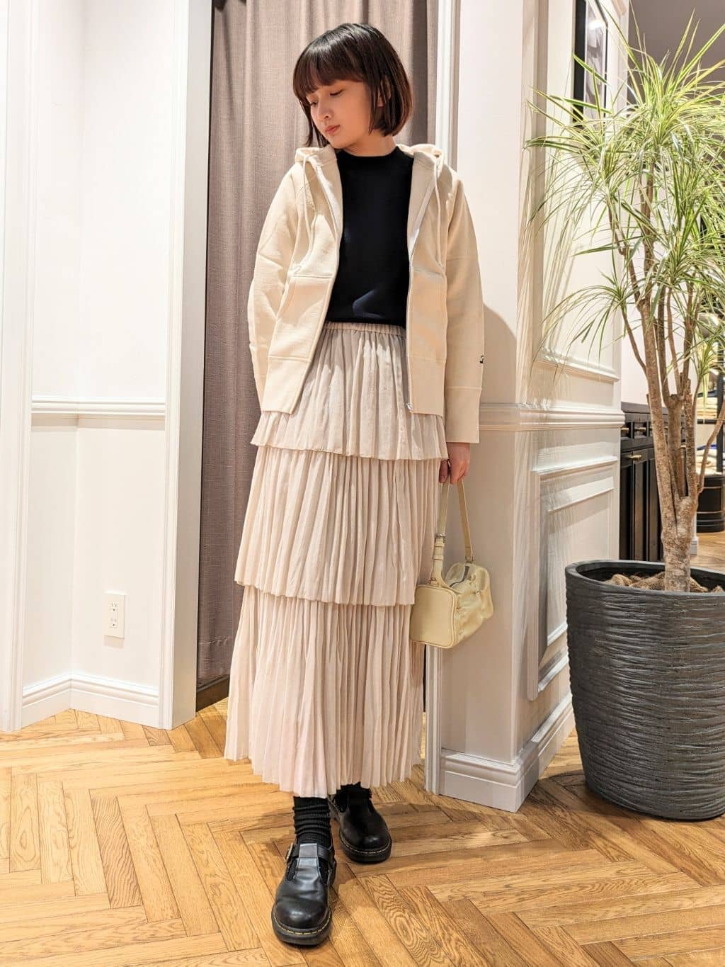 saoriさんの「DRESSTERIOR｜デキシー吊裏毛ジップアップパーカ」を使ったコーディネート