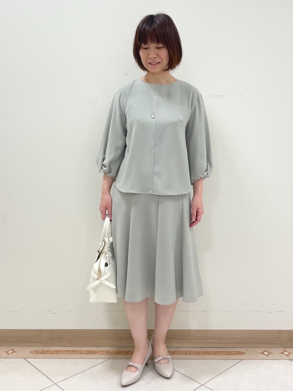 hanaさんの「Reflect｜◆【セットアップ可能】バックサテンブラウス」を使ったコーディネート