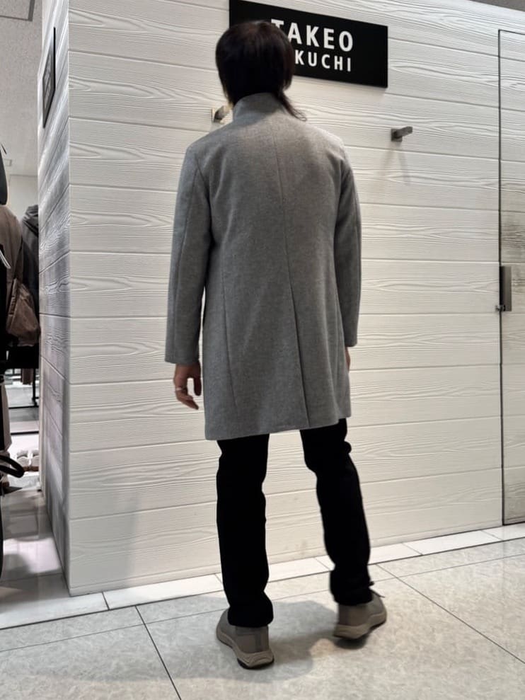 井出恭輔さんの「TAKEO KIKUCHI｜【ウールカシミヤブレンド】ビーバー調 スタンドカラー コート」を使ったコーディネート