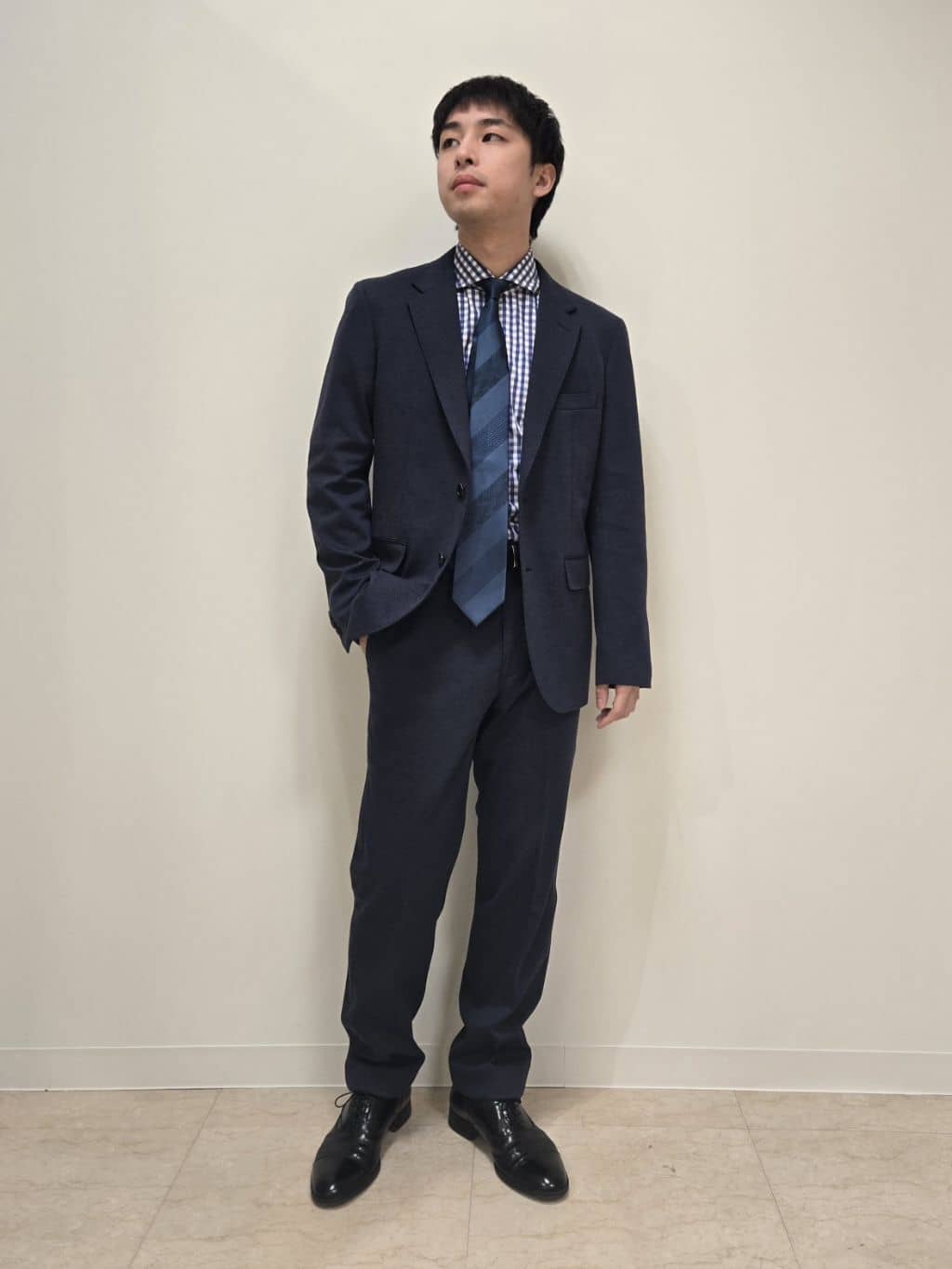 白木駆さんの「TAKEO KIKUCHI｜◆メランジ ハニカム ストレッチ ジャケット」を使ったコーディネート