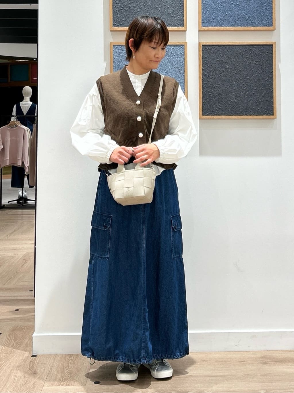 rairaiさんの「Dessin｜◆【洗える】パール調ボタン付きニットジレ」を使ったコーディネート