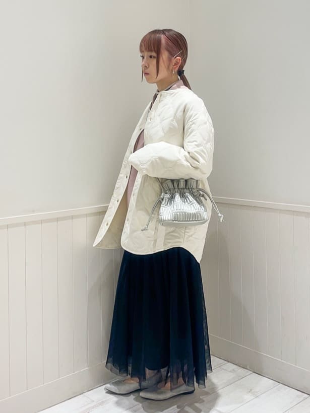 reina.tさんの「SHOO･LA･RUE｜◆プリーツ巾着ショルダーバッグ」を使ったコーディネート