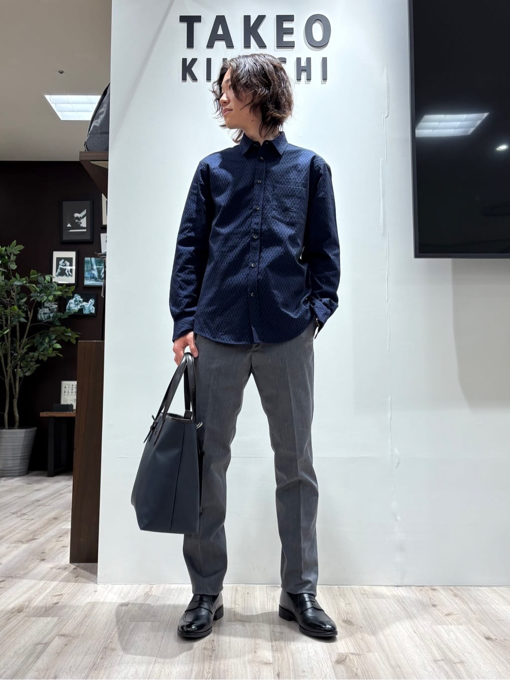 Kaiさんの「TAKEO KIKUCHI｜【オフィスカジュアル対応】ドレス チノパンツ」を使ったコーディネート