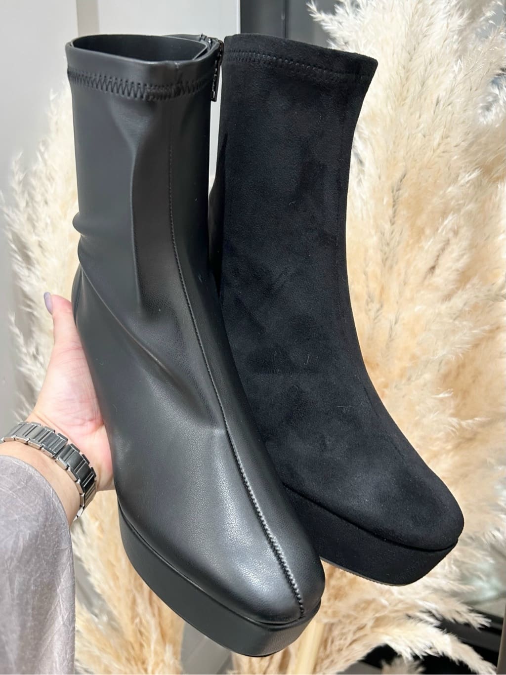 りえさんの「ESPERANZA｜ゆる傾斜ショートブーツ」を使ったコーディネート