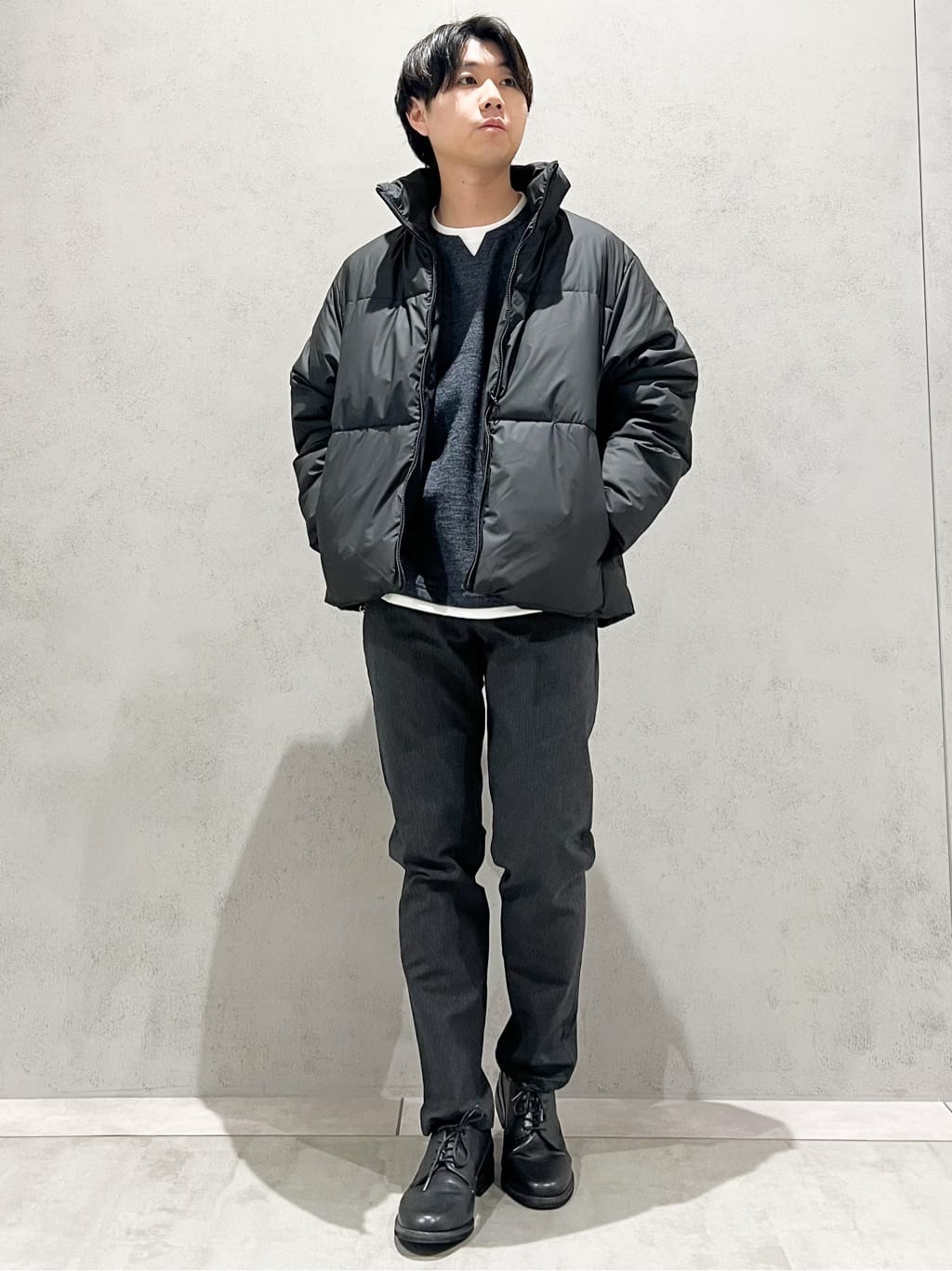 SHI-MAさんの「THE SHOP TK｜【オールシーズン穿ける！】7DAYSストレッチへリンボンパンツ　ON&hArr;OFF兼用」を使ったコーディネート