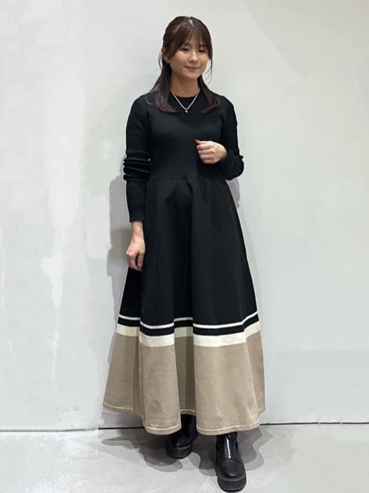 まみさんの「OPAQUE.CLIP｜◆配色ラインフィット＆フレアニットワンピース【洗濯機洗い可/抗ピル】」を使ったコーディネート
