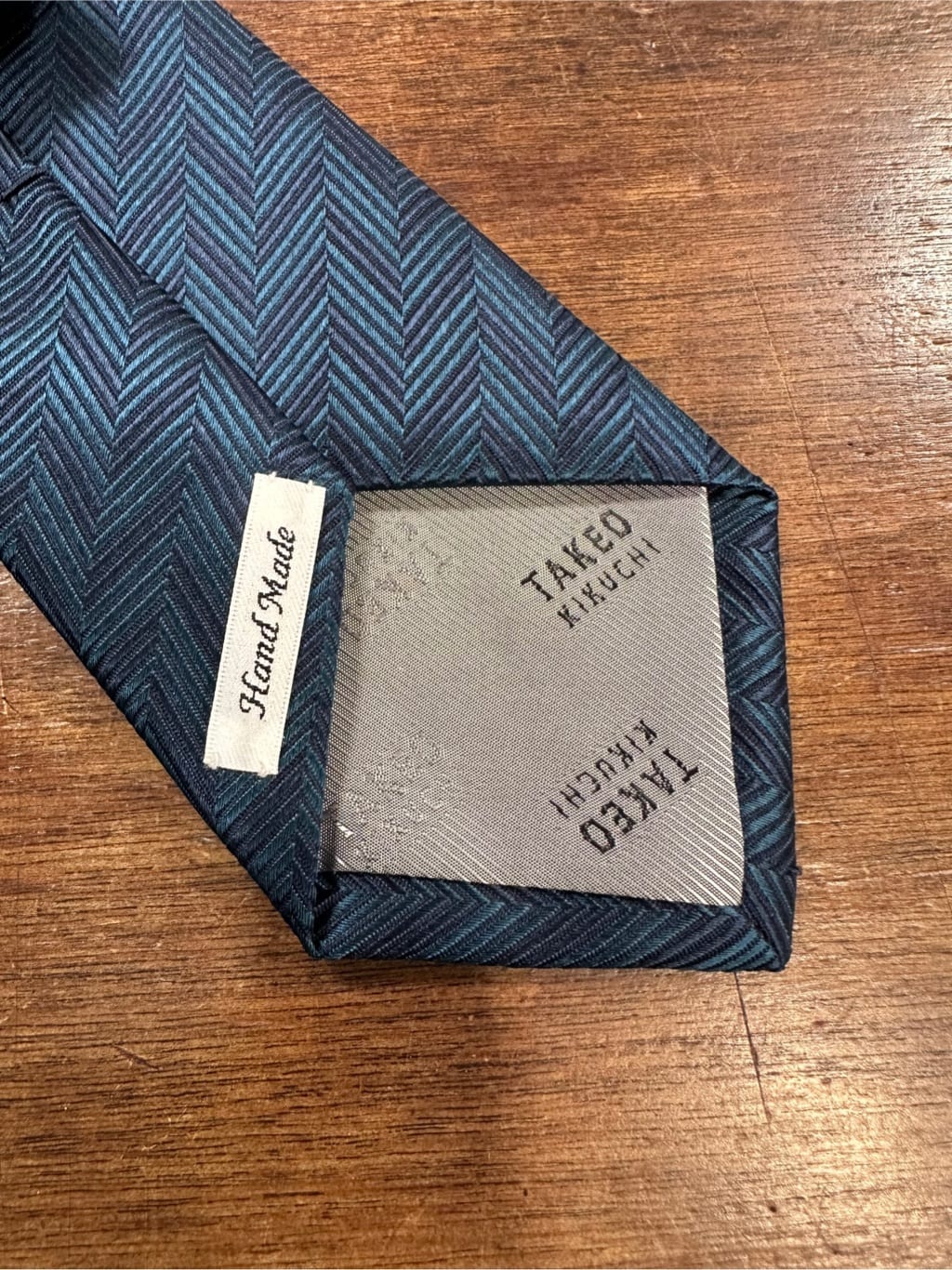 Uさんの「TAKEO KIKUCHI｜【Made in JAPAN】矢絣（やがすり）シルクネクタイ」を使ったコーディネート