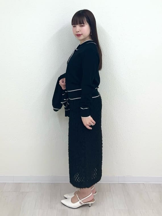 Mitsukiさんの「UNTITLED｜◆【アンサンブル可能】配色Vネックカーディガン」を使ったコーディネート