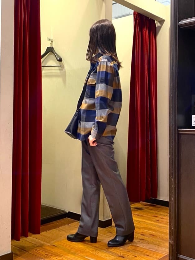 かわぴーさんの「TAKEO KIKUCHI｜【DOWN FABRIC】ダウンファブリック ドレスパンツ / セットアップ対応」を使ったコーディネート