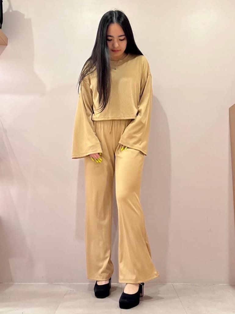 のはらっちょさんの「ESPERANZA｜甲ストラップパンプス」を使ったコーディネート