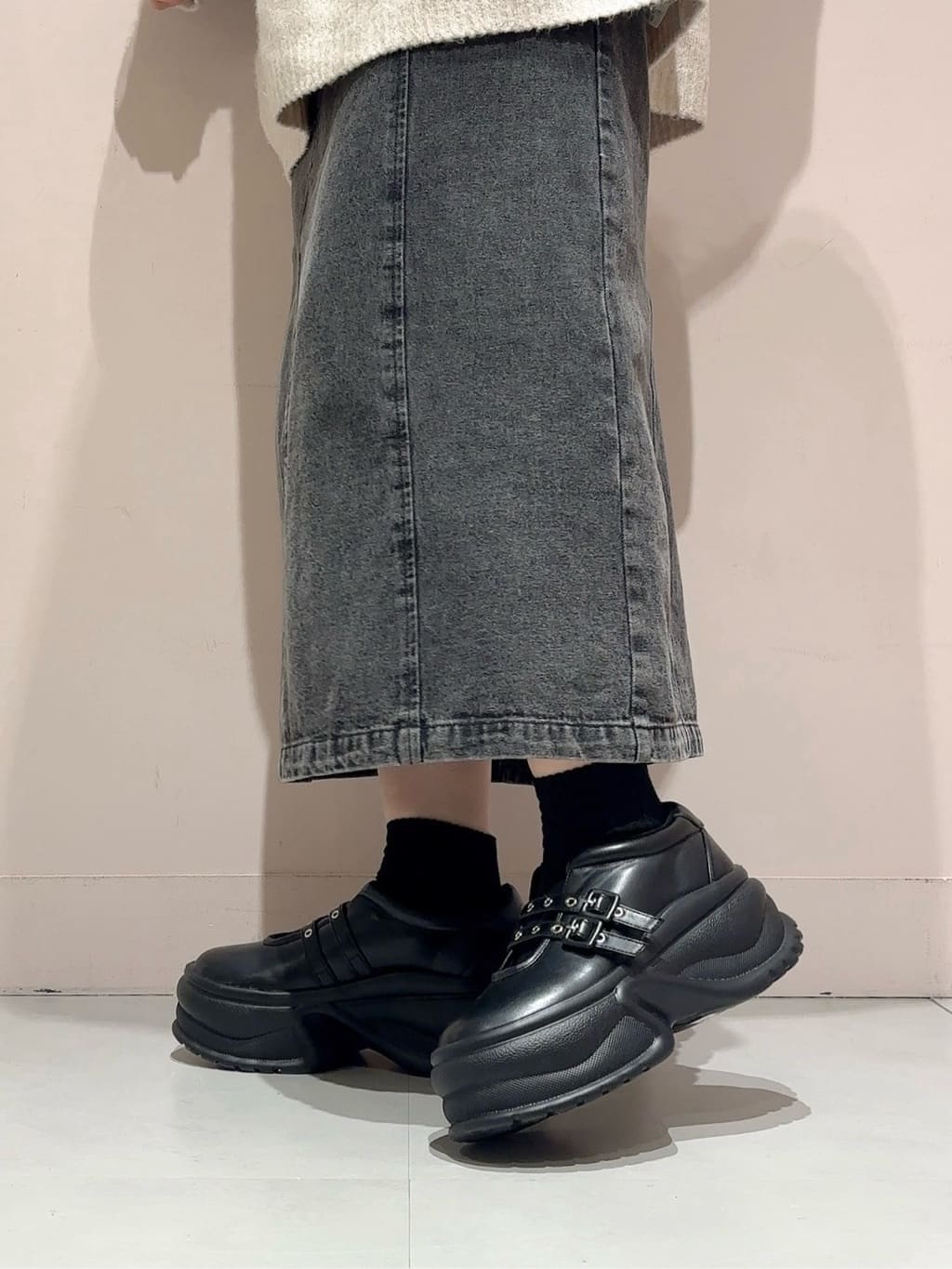 RINAさんの「ESPERANZA｜《先行予約》ダブルストラップスニーカー」を使ったコーディネート