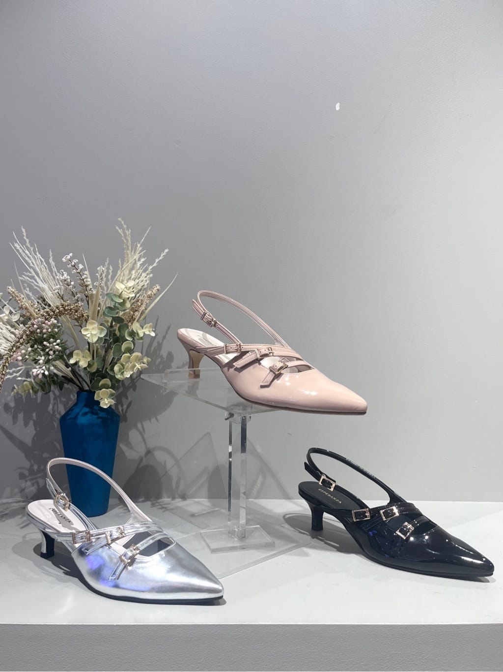 RISAさんの「ESPERANZA｜バックストラップミドルヒールパンプス」を使ったコーディネート