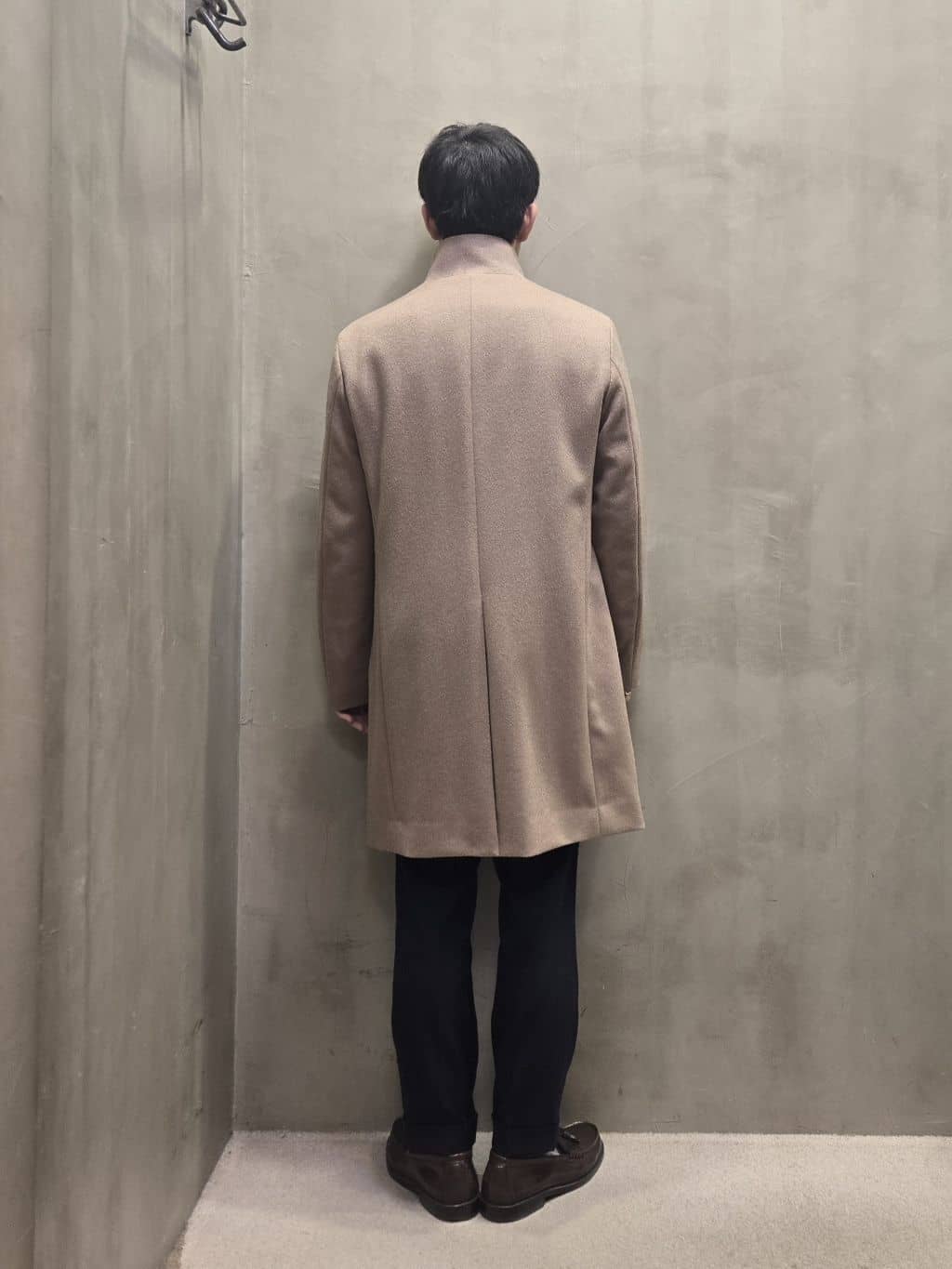 白木駆さんの「TAKEO KIKUCHI｜ハットモチーフ ジャカード ストライプ シャツ」を使ったコーディネート