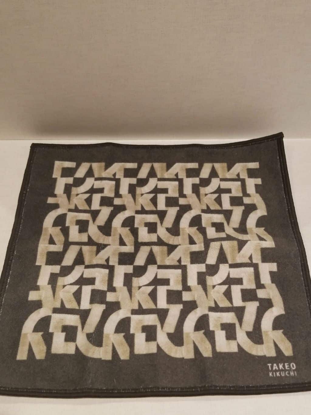 ヨーダさんの「TAKEO KIKUCHI｜◆パズル柄フォンカチ」を使ったコーディネート