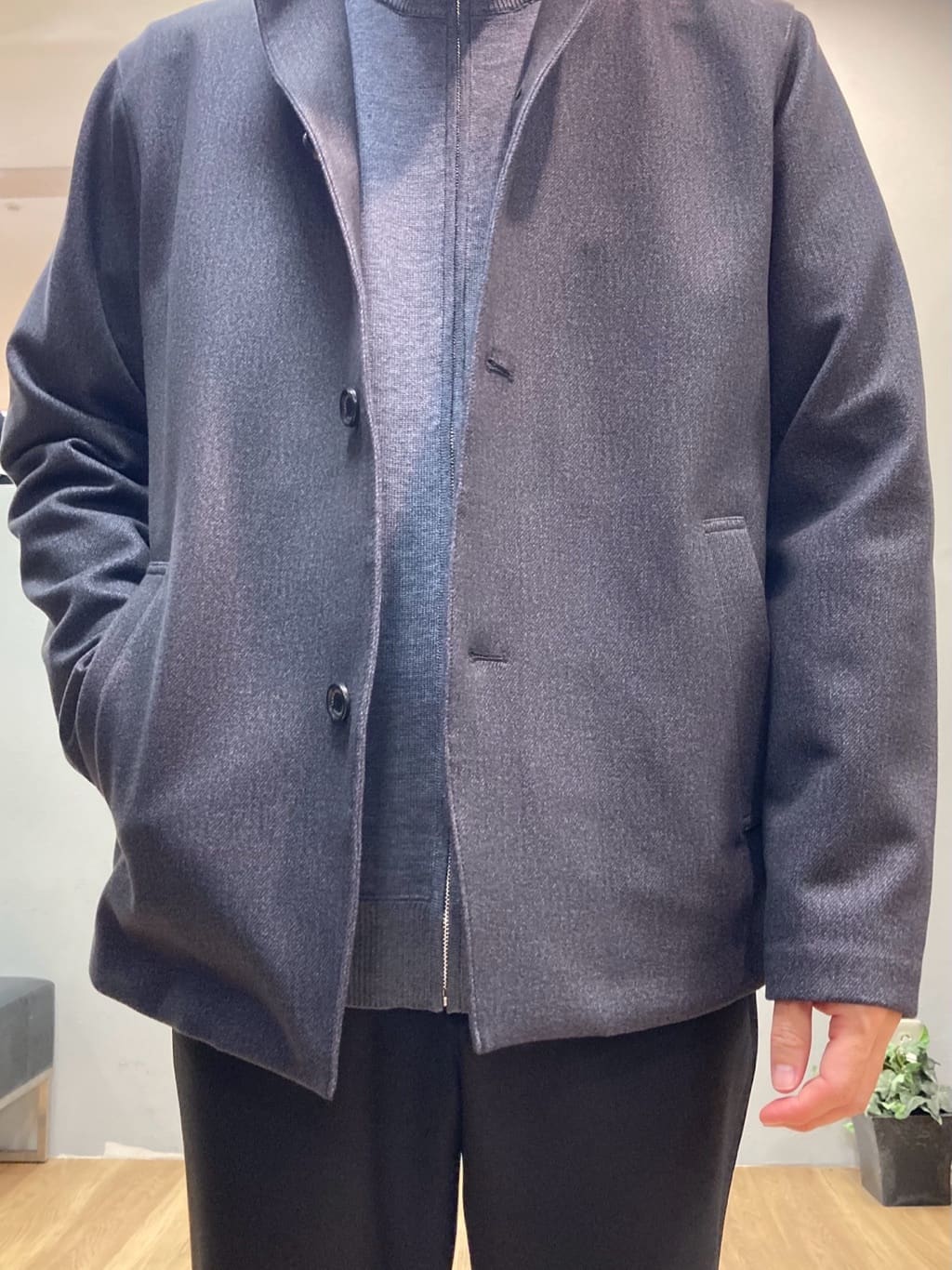 シュンさんの「TAKEO KIKUCHI｜【DOWN FABRIC】ダウンファブリック スタンドカラーブルゾン」を使ったコーディネート