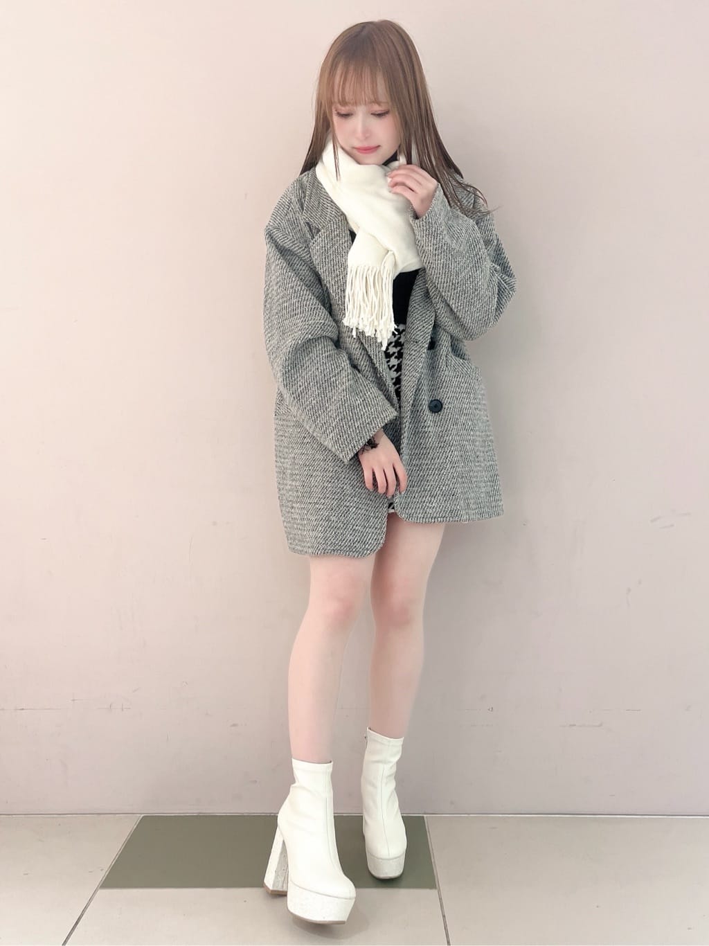 このかさんの「ESPERANZA｜洗えるシンプルカラーストール 累計販売約5000枚【防寒／マフラー／無地／ギフト】」を使ったコーディネート