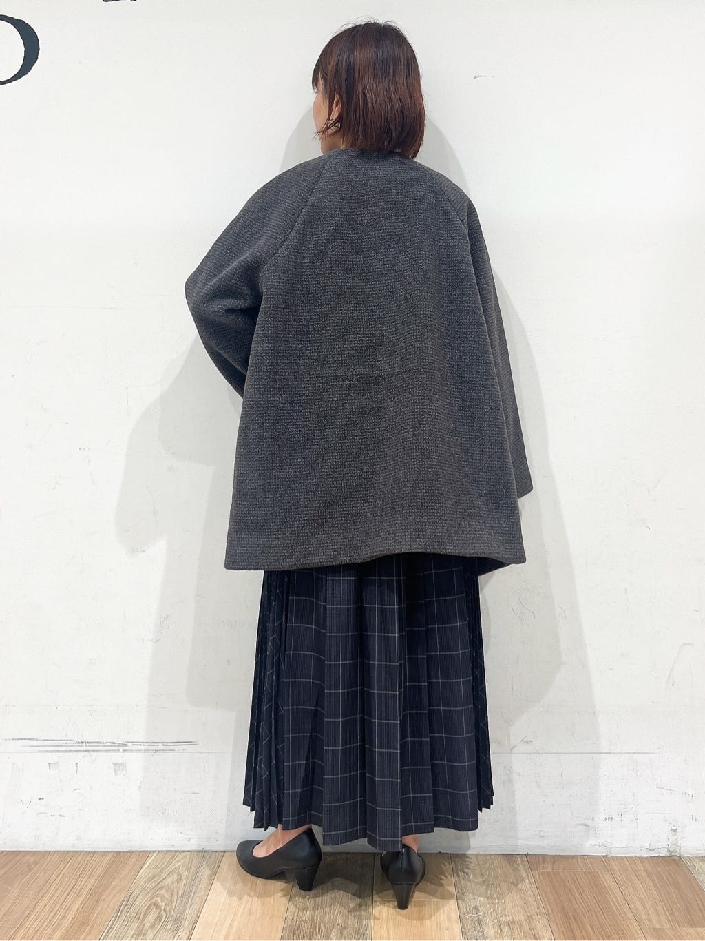 山さんさんの「grove｜【ふわっと心地よい足入れ】やわここち(R)Vカットパンプス」を使ったコーディネート