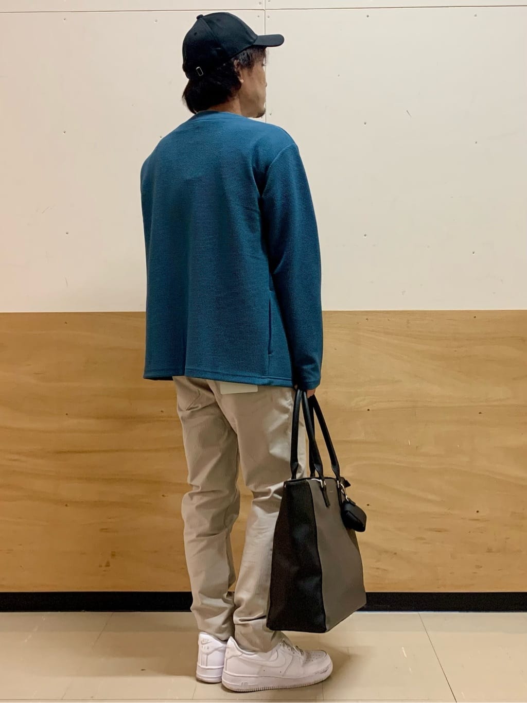 MATUさんの「THE SHOP TK｜【オールシーズン穿ける！】7DAYSストレッチへリンボンパンツ　ON&hArr;OFF兼用」を使ったコーディネート