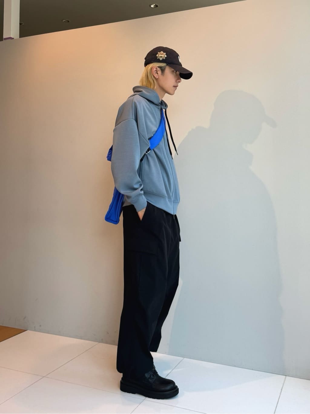 simさんの「tk.TAKEO KIKUCHI｜◆ワンポイントジップパーカー」を使ったコーディネート